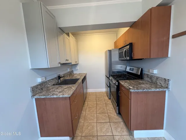 $185,000 | 399 State Street, Unit 803, Albany, NY 12210