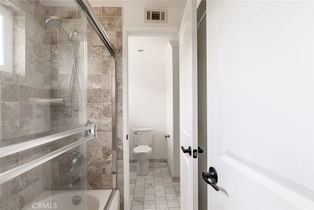 $5,700 | 24526 Calvert Street, Woodland Hills, CA 91367