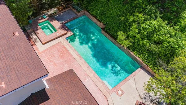 $5,400 | 24526 Calvert Street, Woodland Hills, CA 91367