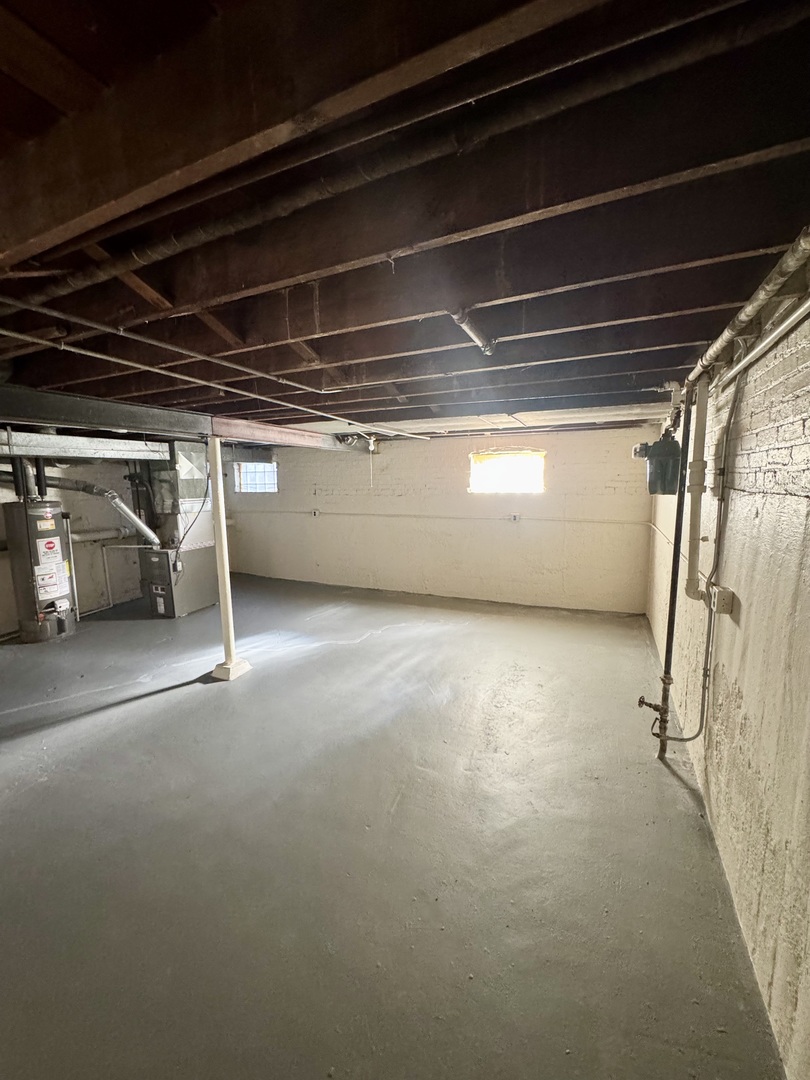 3338 West 83rd Place Chicago, IL 60652 - Photo 21 of 26 a view of empty room with wooden floor