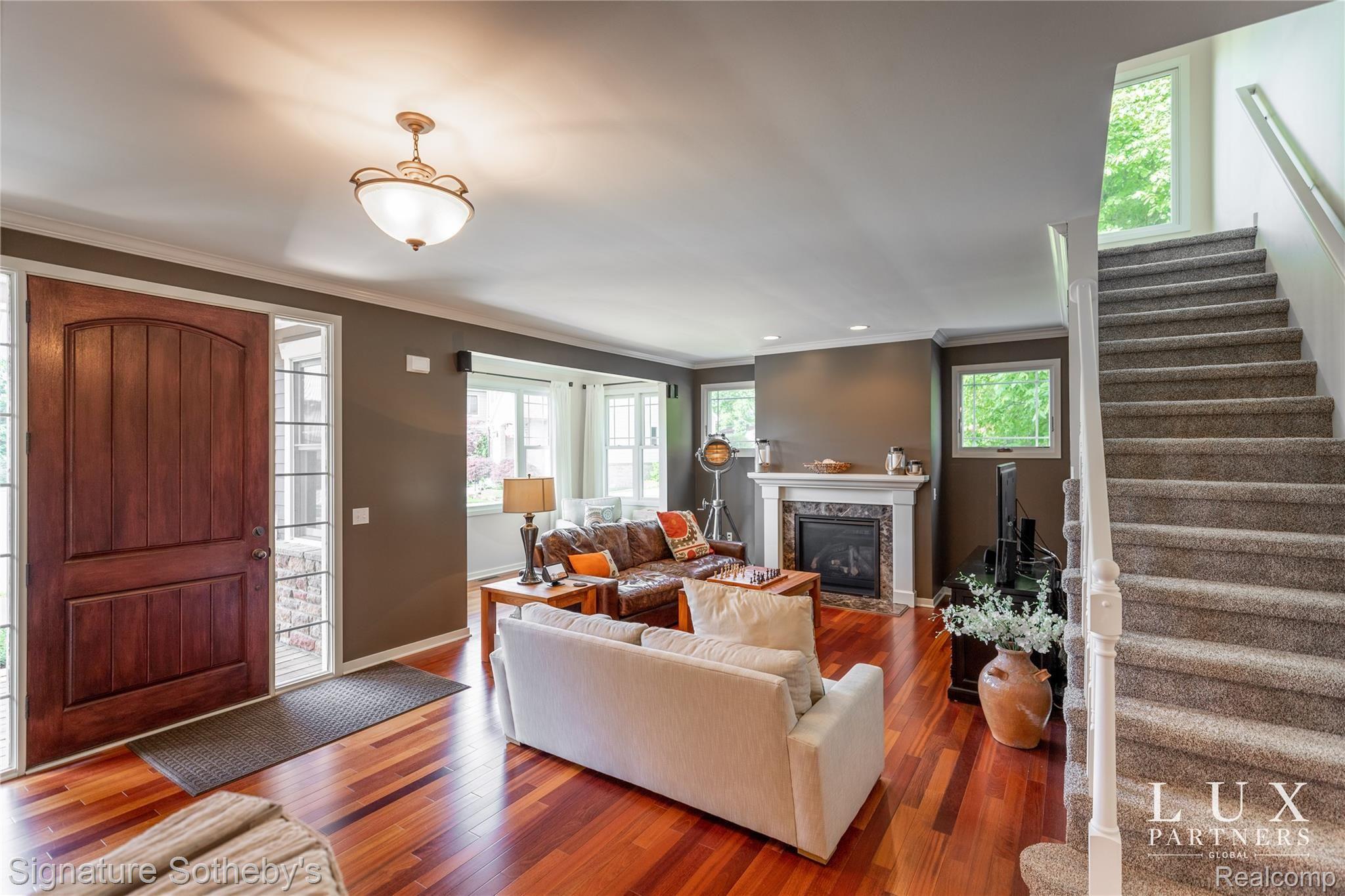 842 Cumberland Ridge Court Rochester, MI 48307 - Photo 7 of 24 1 (7 of 31).jpg