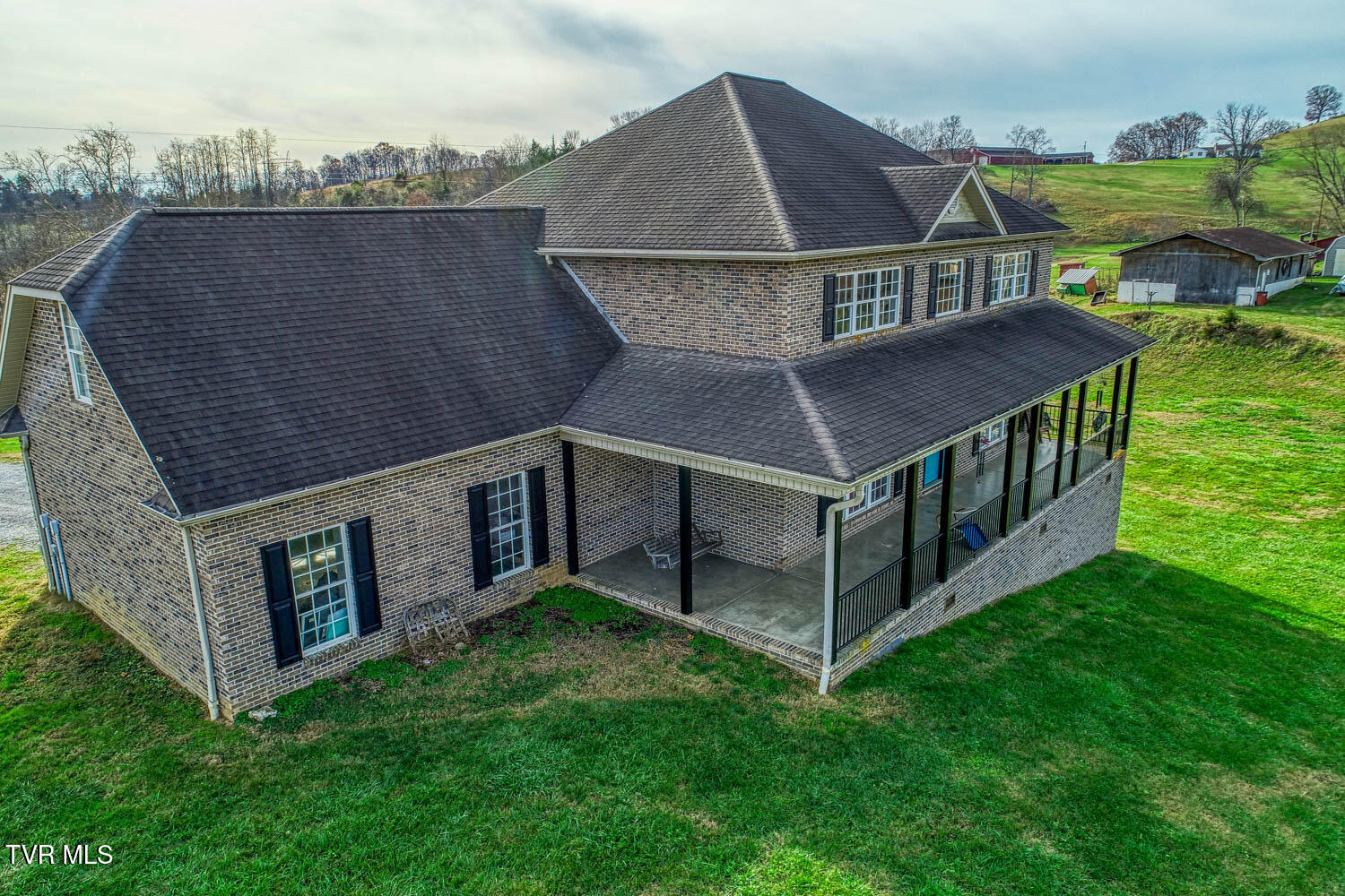 321 Cross Valley Road Surgoinsville, TN 37873 - Photo 3 of 102 321 Cross V. Rd. Surg MLSa (3 of 37)