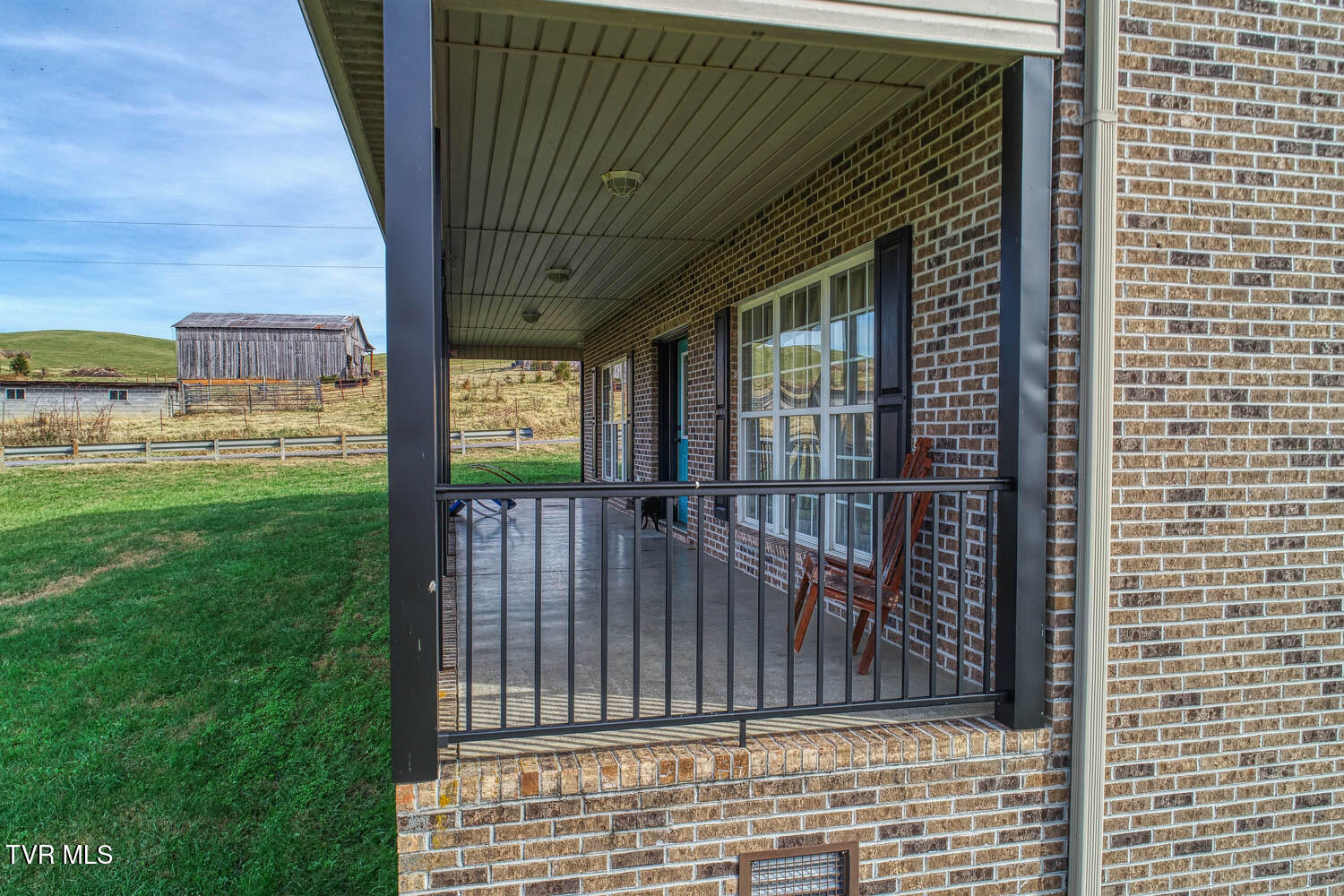 321 Cross Valley Road Surgoinsville, TN 37873 - Photo 8 of 102 321 Cross V. Rd. Surg MLSa (8 of 37)