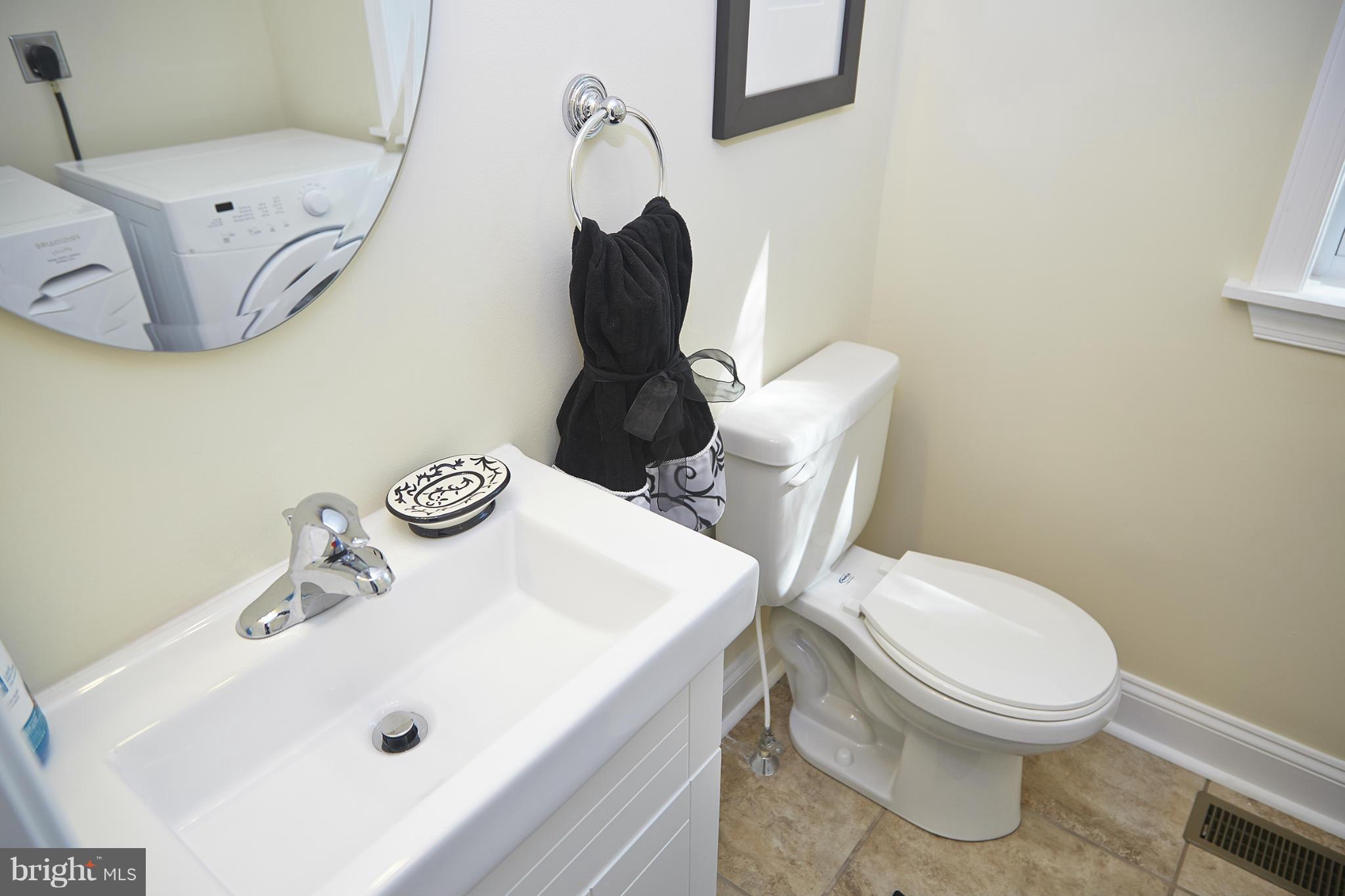 4911 Catalpha Road Baltimore, MD 21214 - Photo 15 of 30 Bath