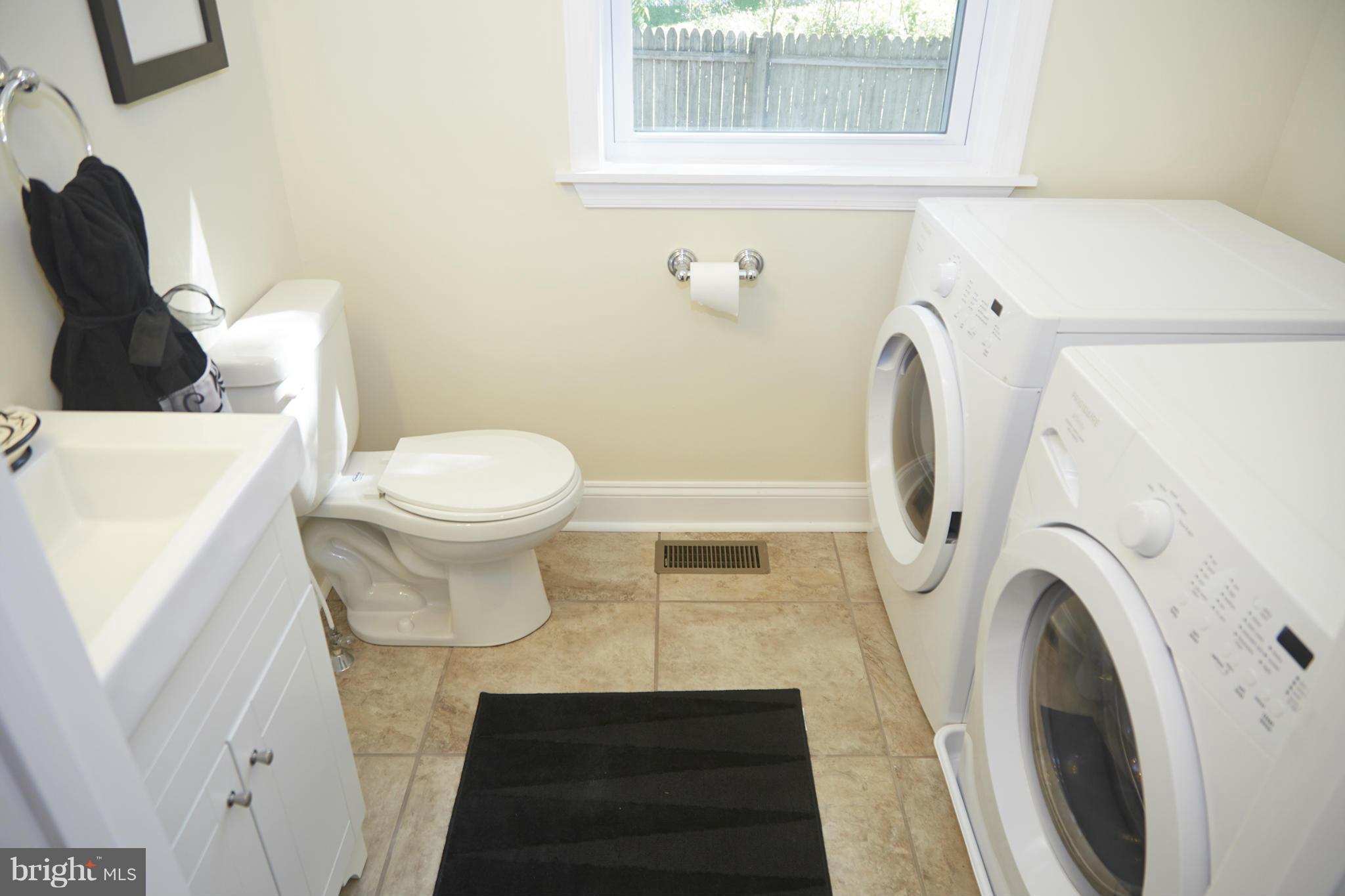 4911 Catalpha Road Baltimore, MD 21214 - Photo 16 of 30 Bath