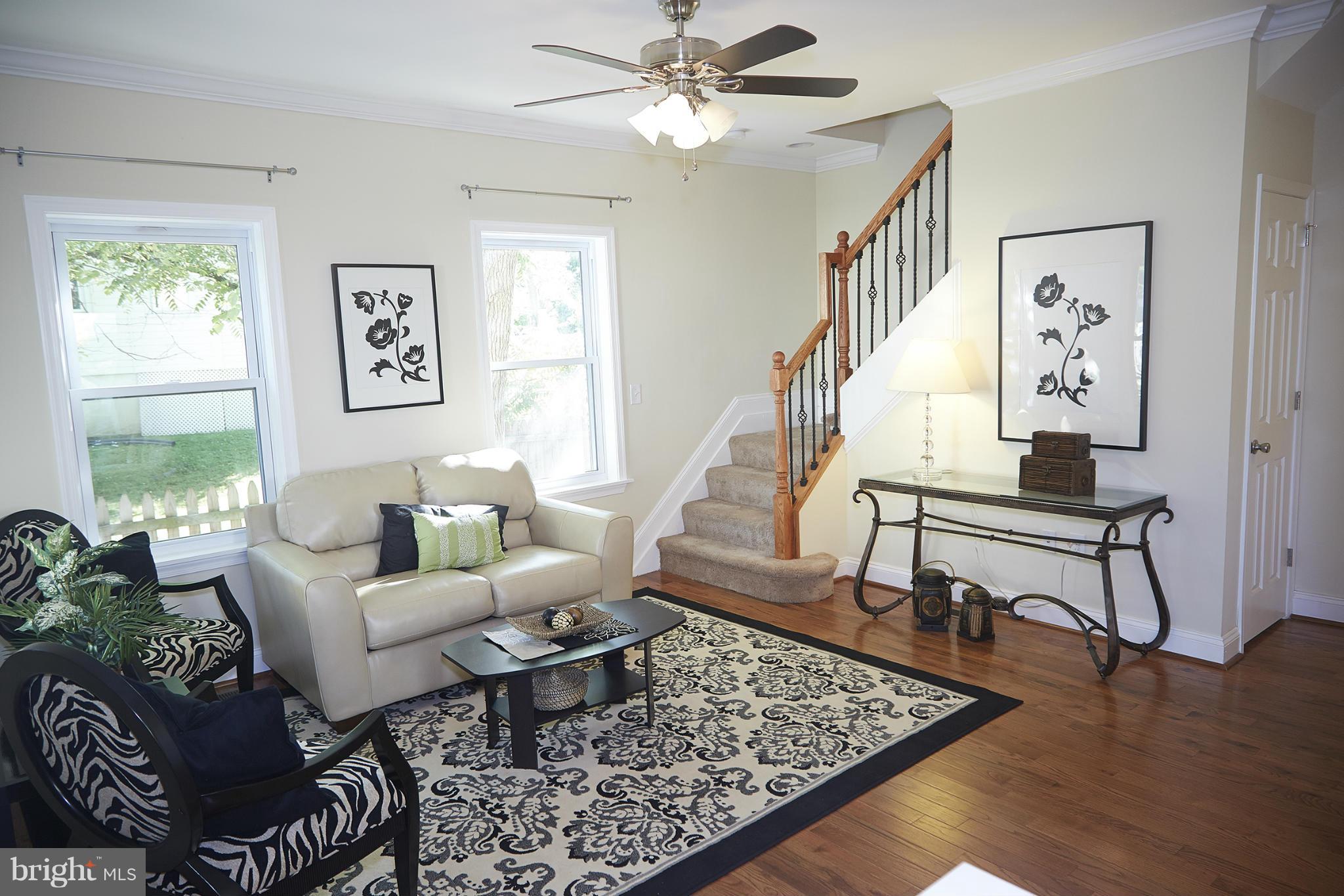 4911 Catalpha Road Baltimore, MD 21214 - Photo 5 of 30 Living Room
