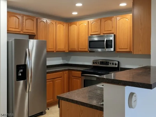 $2,200 | 1 Carriage City Plaza, Unit 1203, Rahway, NJ 07065