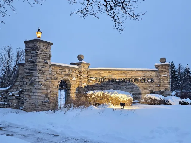 $279,900 | 1500 Canbury Court, Unit B2, Wheeling, IL 60090