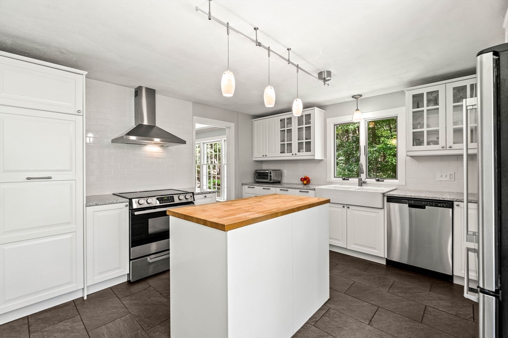 153 Raddin Road Groton, MA 01450 - Photo 4 of 42