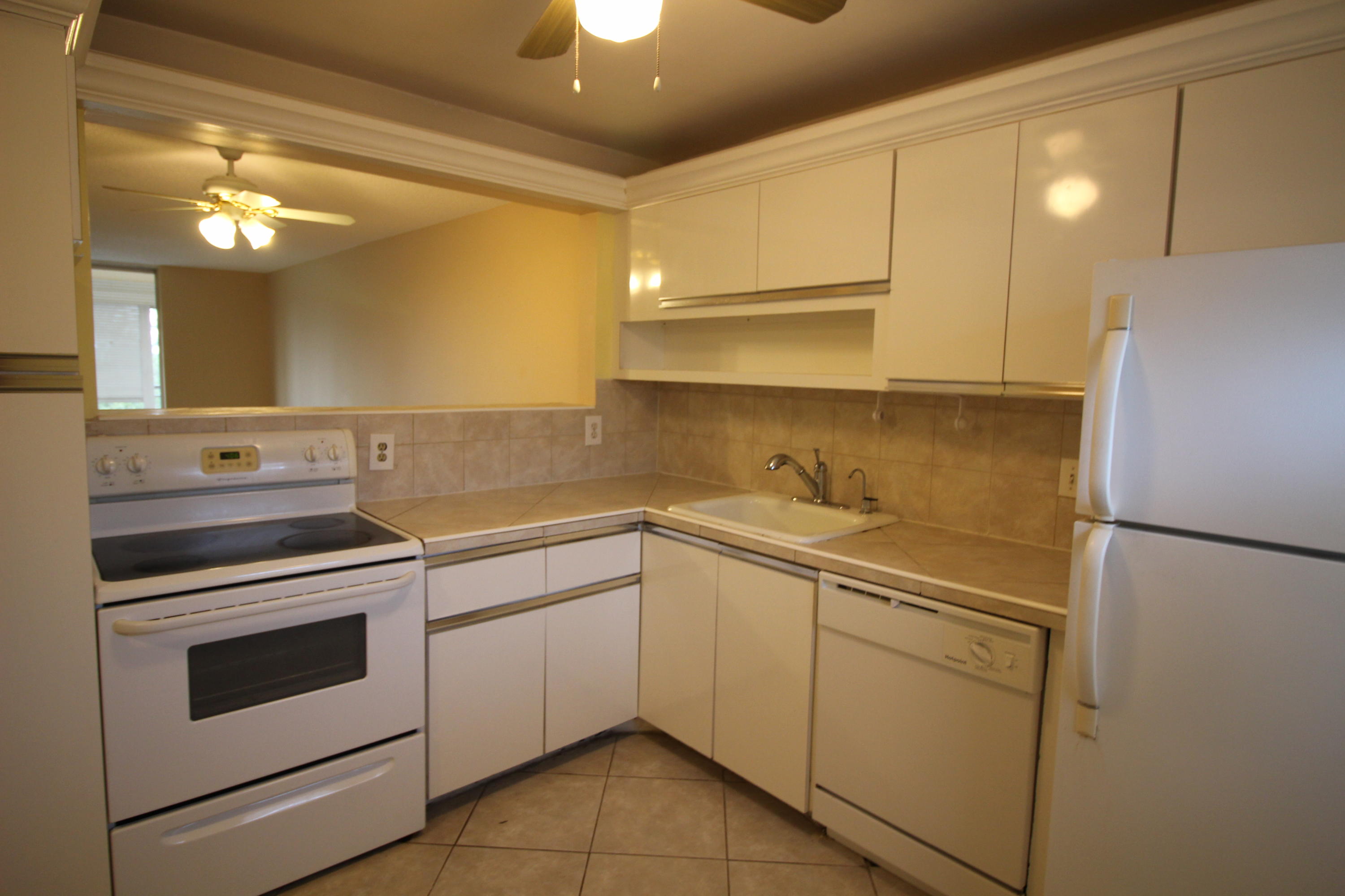 5961 Northwest 2nd Avenue, Unit 510 Boca Raton, FL 33487 - Photo 6 of 15 Kitchen
