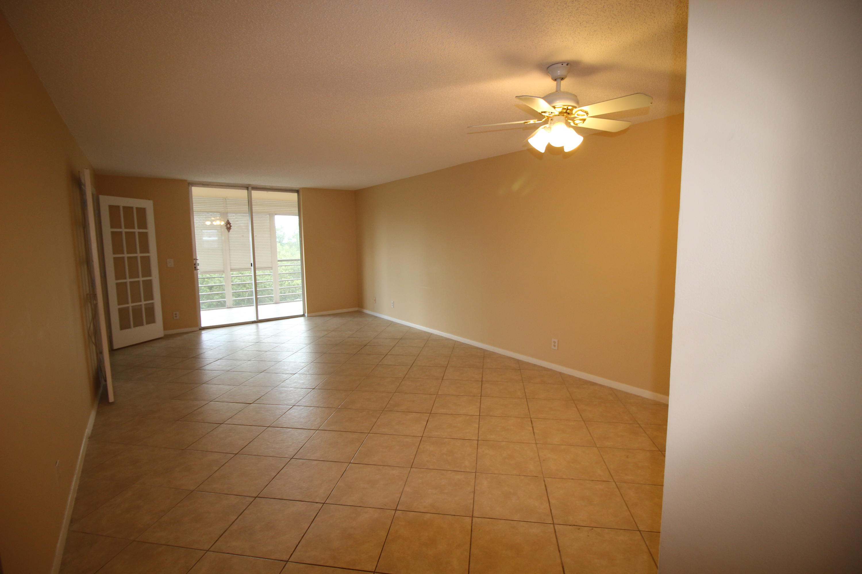 5961 Northwest 2nd Avenue, Unit 510 Boca Raton, FL 33487 - Photo 8 of 15 Living Room