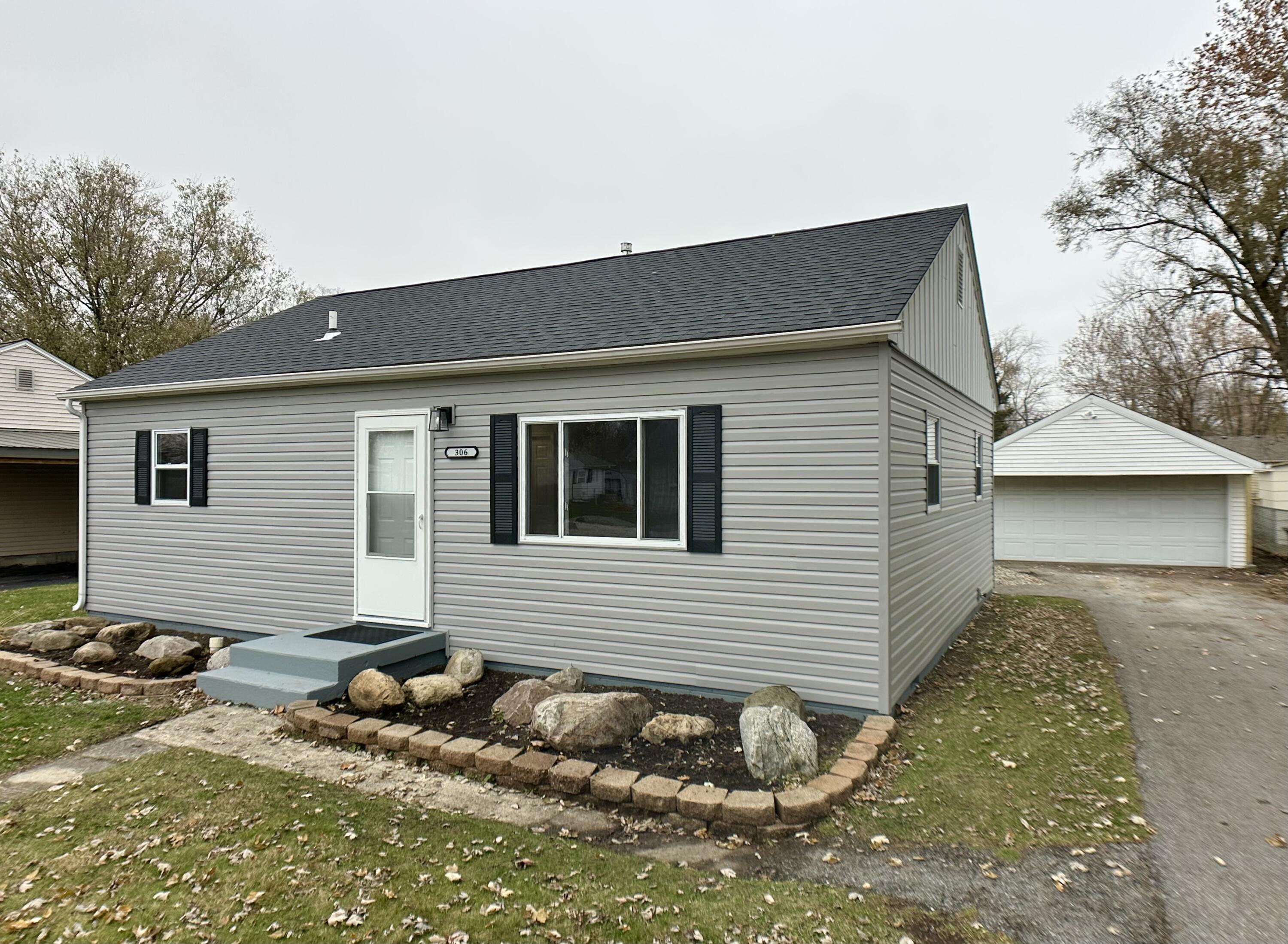 306 Maple Street Crown Point, IN 46307 - Photo 21 of 21 a backyard of a house