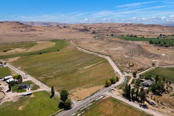 $975,000 | 2051 West Thompson Road, Homedale, ID 83628
