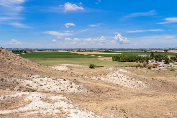 $1,200,000 | 2051 West Thompson Road, Homedale, ID 83628