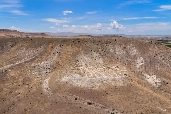 $1,200,000 | 2051 West Thompson Road, Homedale, ID 83628