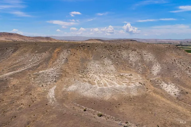 $1,200,000 | 2051 West Thompson Road, Homedale, ID 83628