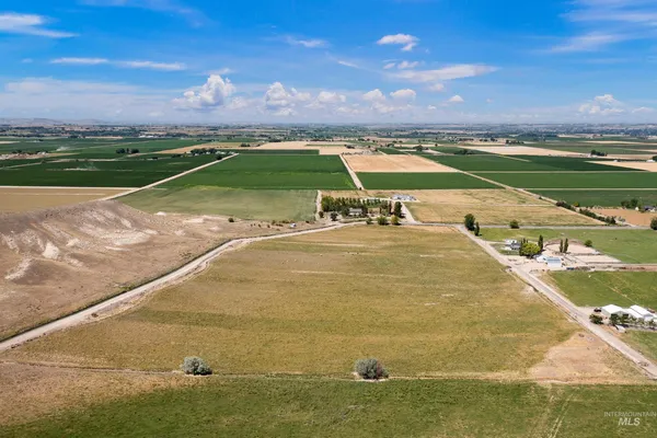 $1,200,000 | 2051 West Thompson Road, Homedale, ID 83628