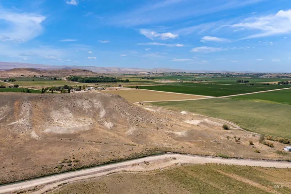 $1,200,000 | 2051 West Thompson Road, Homedale, ID 83628