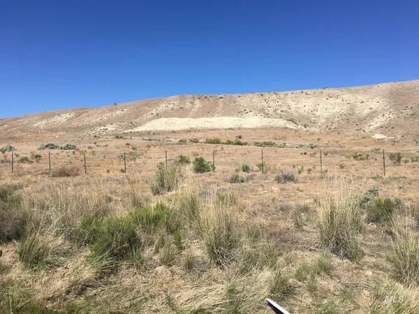 $1,200,000 | 2051 West Thompson Road, Homedale, ID 83628