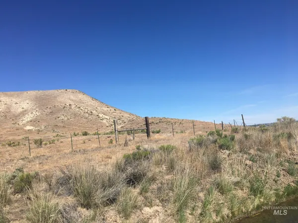 $1,200,000 | 2051 West Thompson Road, Homedale, ID 83628