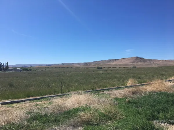 $1,200,000 | 2051 West Thompson Road, Homedale, ID 83628