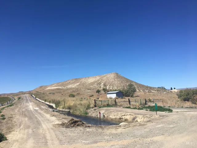 $1,200,000 | 2051 West Thompson Road, Homedale, ID 83628