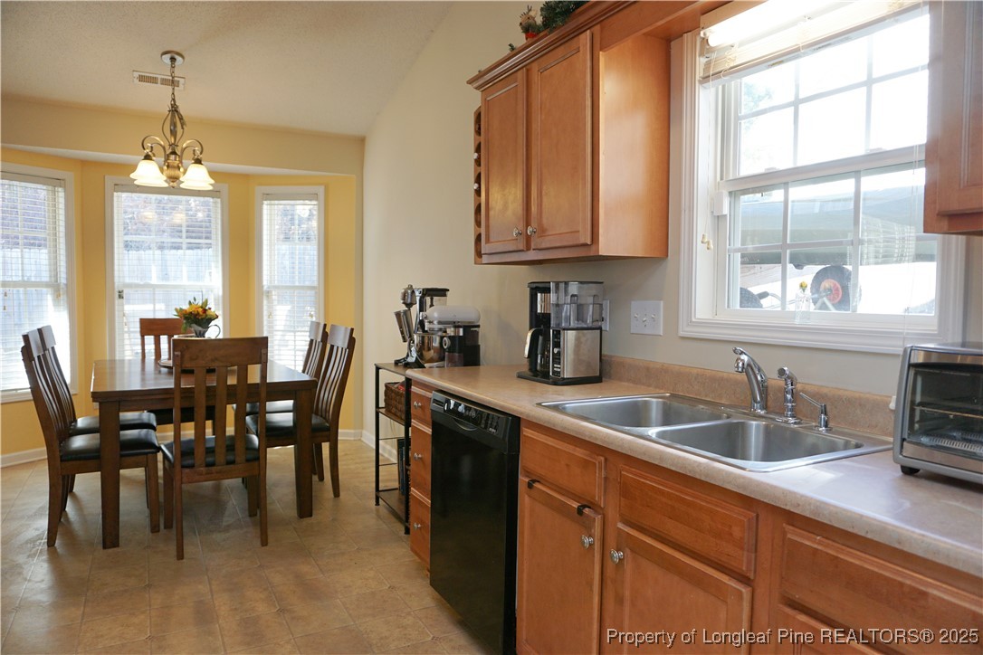 808 Bramblegate Road Hope Mills, NC 28348 - Photo 5 of 27 Gallery Image 5