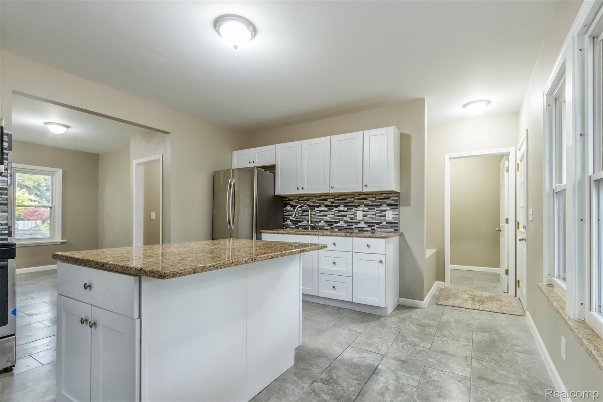 26403 Inkster Road Flat Rock, MI 48134 - Photo 11 of 41 11.jpg