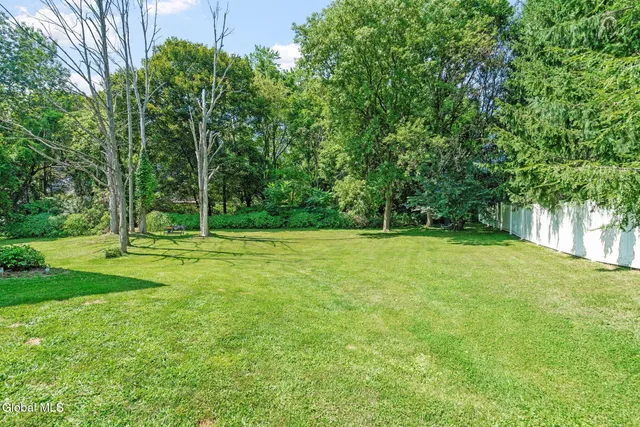 $409,900 | 417 Helderview Drive, Guilderland, NY 12009