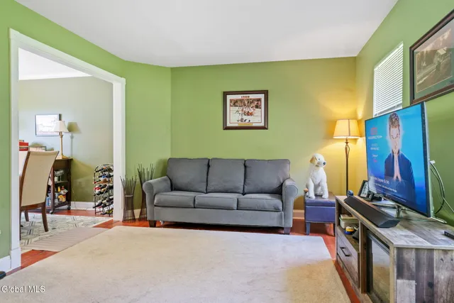 $409,900 | 417 Helderview Drive, Guilderland, NY 12009