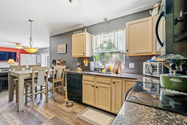 $409,900 | 417 Helderview Drive, Guilderland, NY 12009