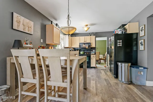 $409,900 | 417 Helderview Drive, Guilderland, NY 12009