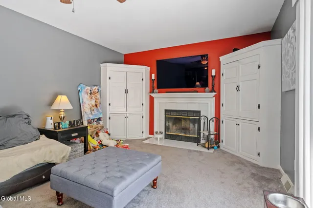 $409,900 | 417 Helderview Drive, Guilderland, NY 12009