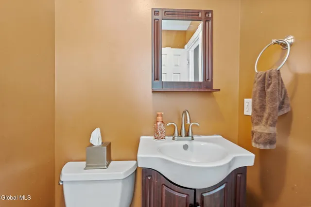 $409,900 | 417 Helderview Drive, Guilderland, NY 12009