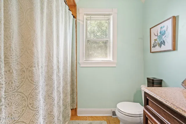 $409,900 | 417 Helderview Drive, Guilderland, NY 12009