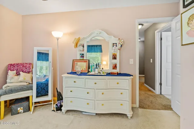 $409,900 | 417 Helderview Drive, Guilderland, NY 12009