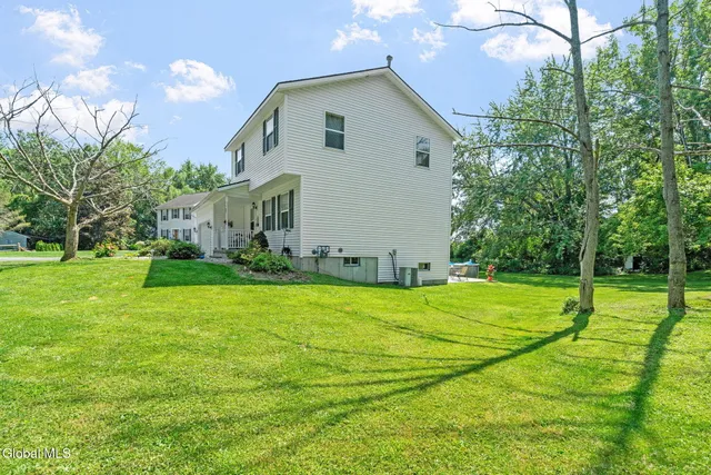 $409,900 | 417 Helderview Drive, Guilderland, NY 12009