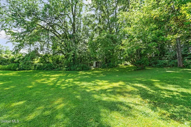 $409,900 | 417 Helderview Drive, Guilderland, NY 12009