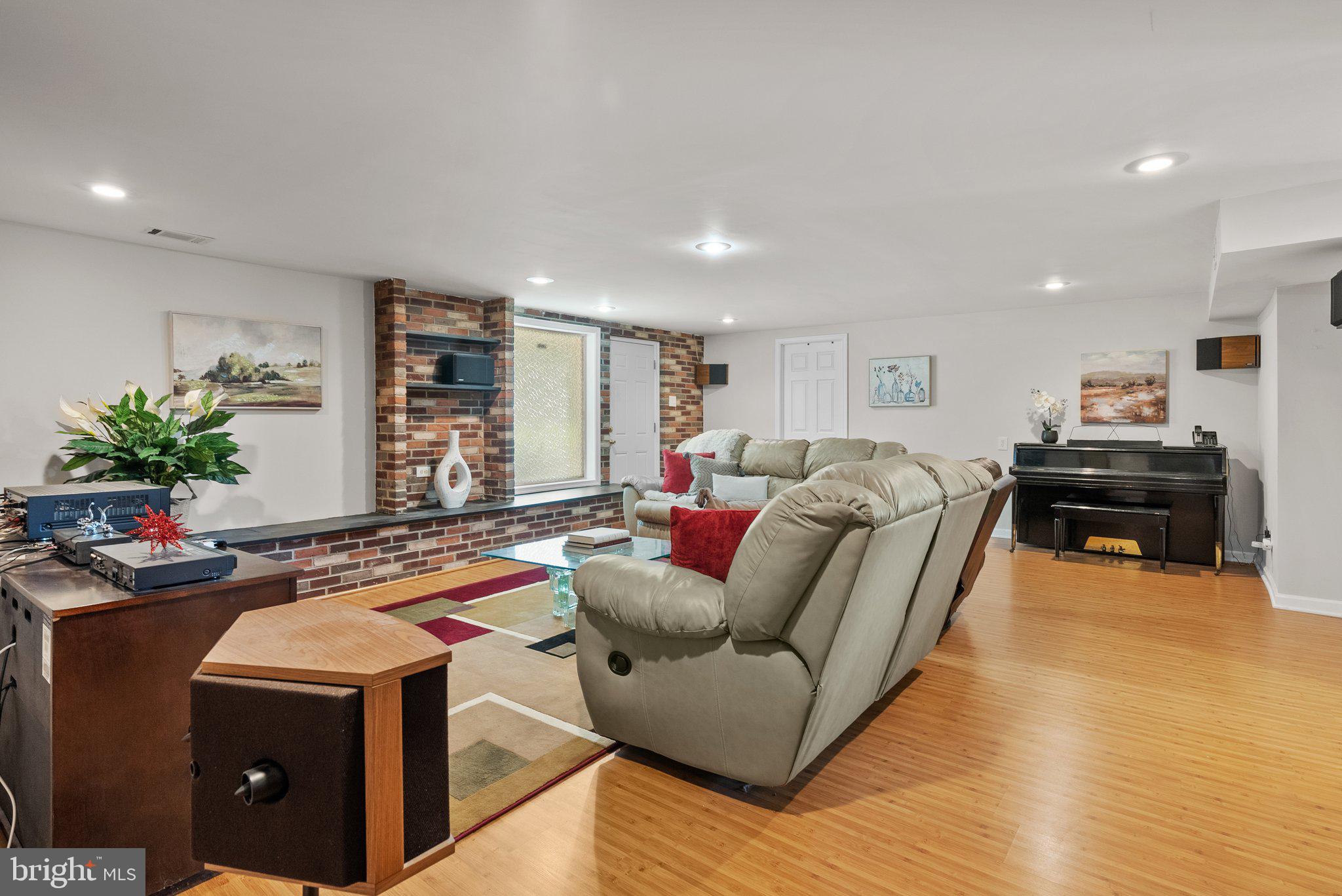 142 Greycourt Road Philadelphia, PA 19115 - Photo 12 of 23