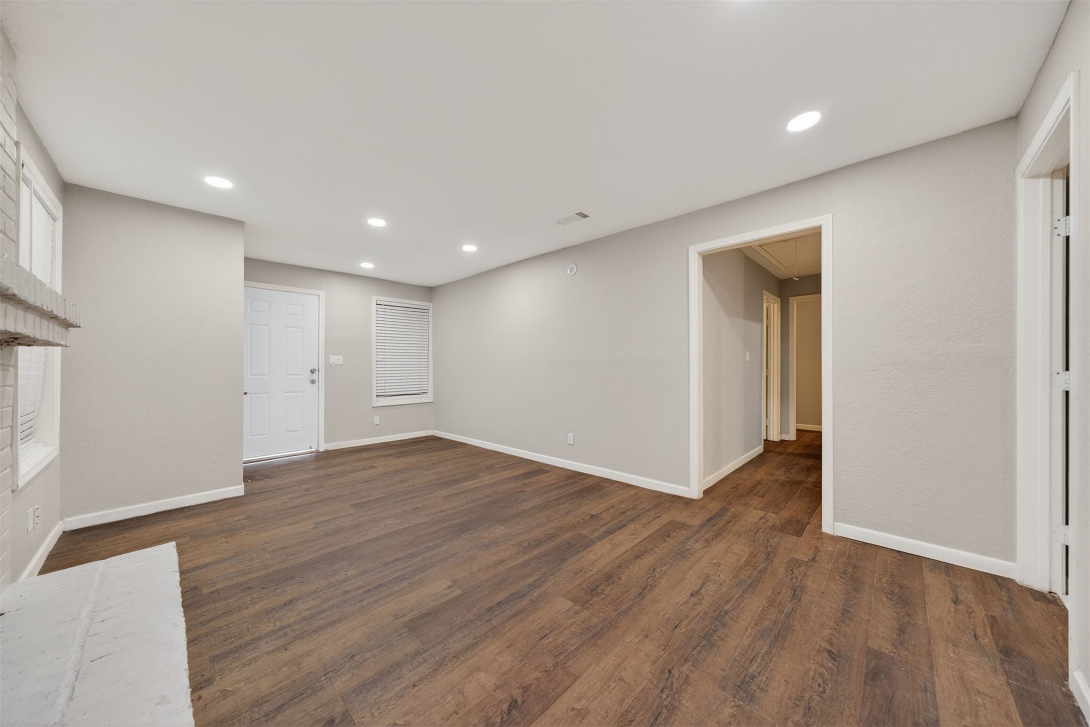 428 Gans Street Houston, TX 77029 - Photo 5 of 35 VIRTUALLY STAGED