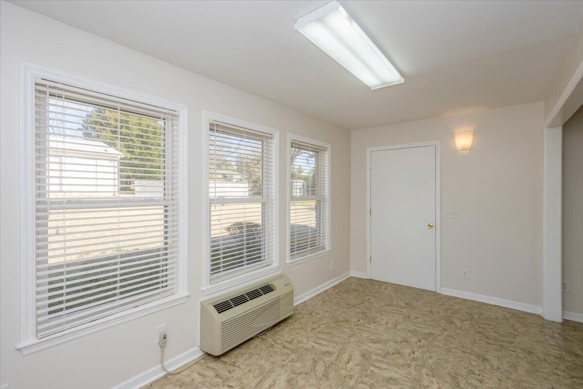 2145 Hillsinger Road Augusta, GA 30904 - Photo 20 of 50 Sunroom