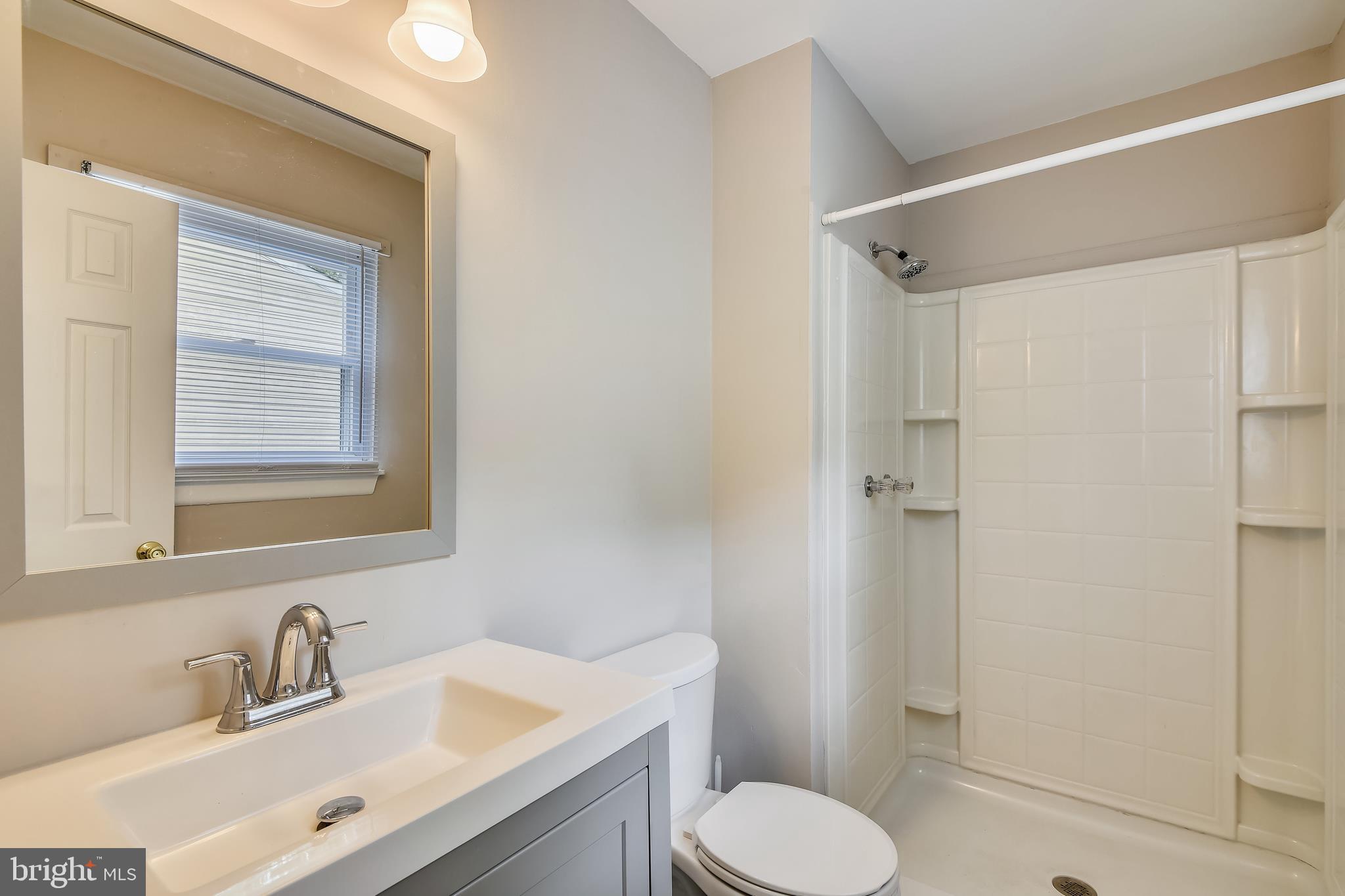 645 Saltzman Road Severna Park, MD 21146 - Photo 16 of 40 Master Bathroom