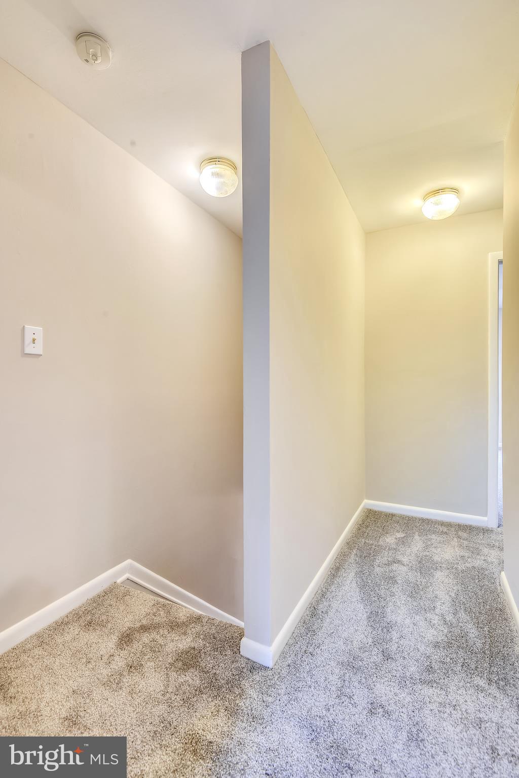 645 Saltzman Road Severna Park, MD 21146 - Photo 22 of 40 Hallway
