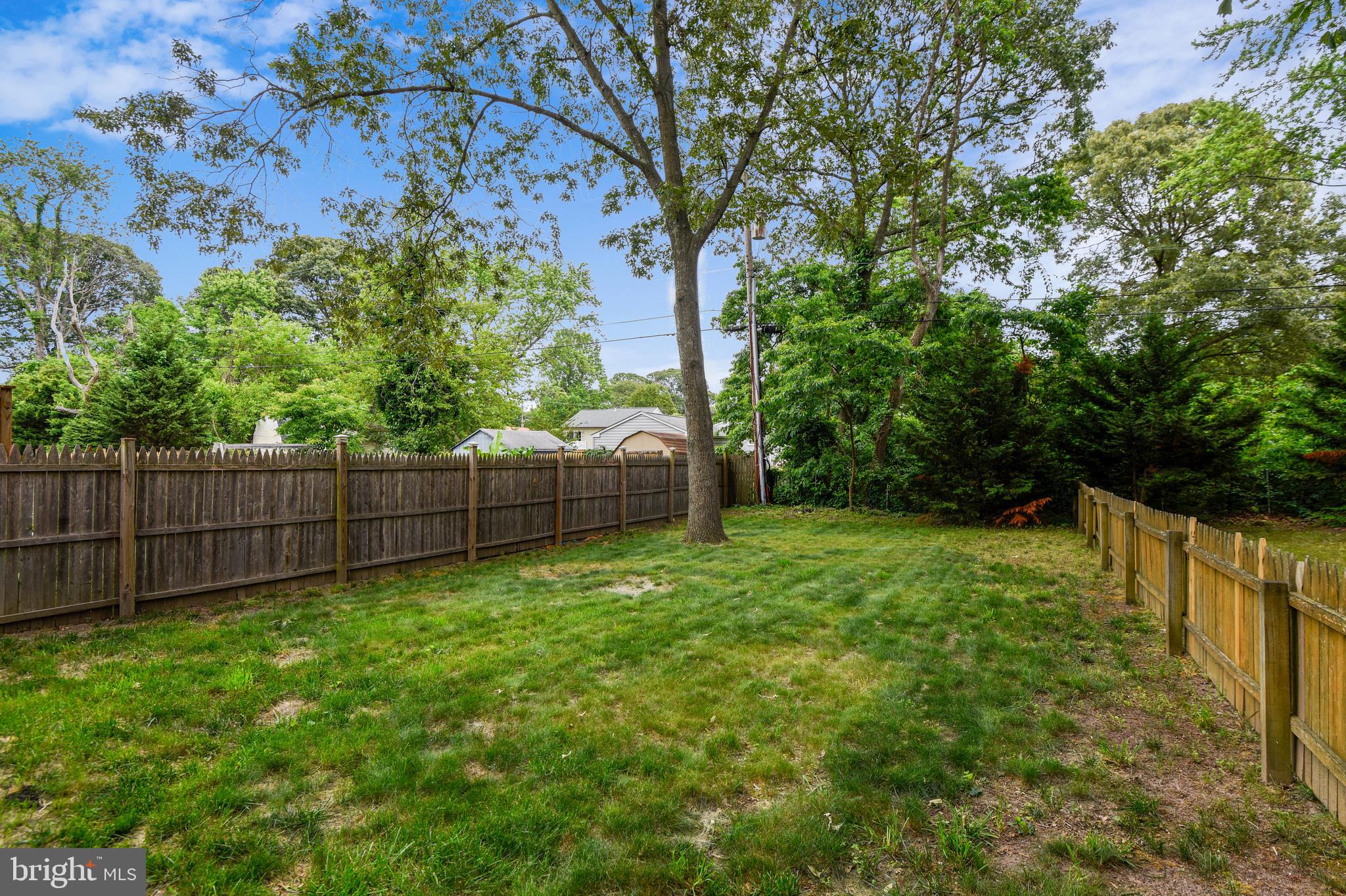 645 Saltzman Road Severna Park, MD 21146 - Photo 33 of 40 Large level backyard