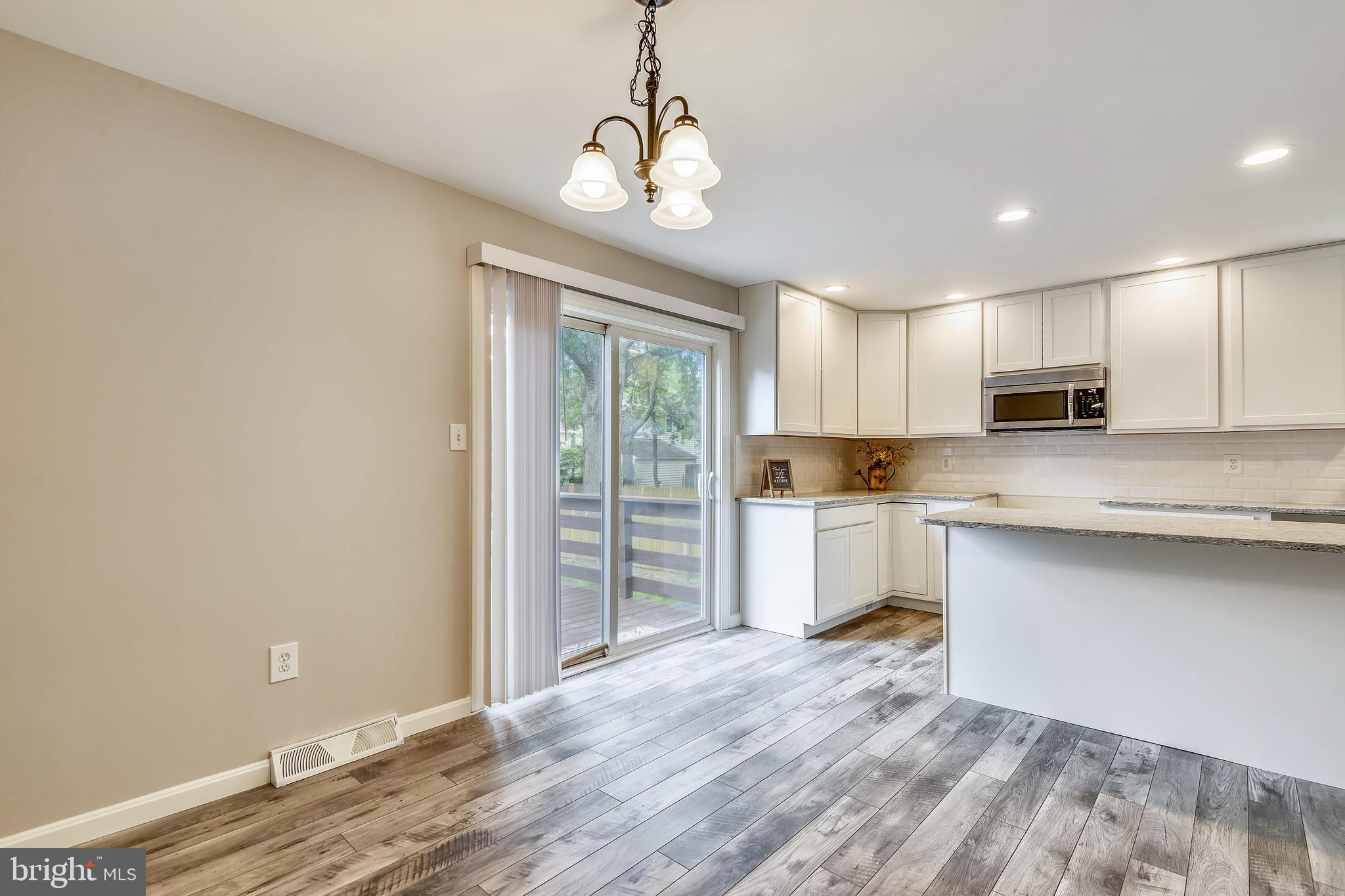 645 Saltzman Road Severna Park, MD 21146 - Photo 6 of 40 Kitchen Dining combination.