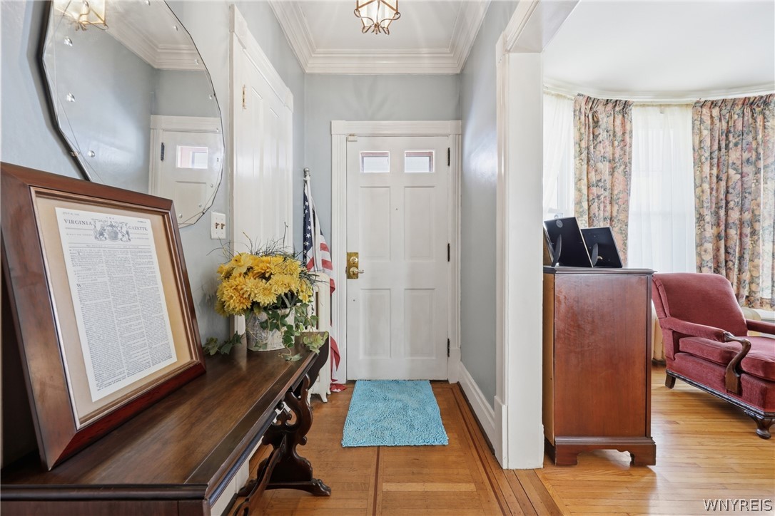 4140 Lewiston Road Niagara Falls, NY 14305 - Photo 14 of 44 Front Foyer