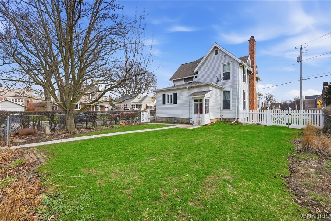 4140 Lewiston Road Niagara Falls, NY 14305 - Photo 35 of 44 Fully Fenced Back Yard