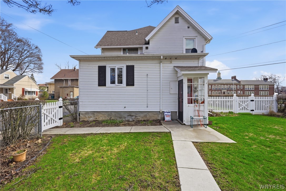 4140 Lewiston Road Niagara Falls, NY 14305 - Photo 43 of 44 Exterior Back