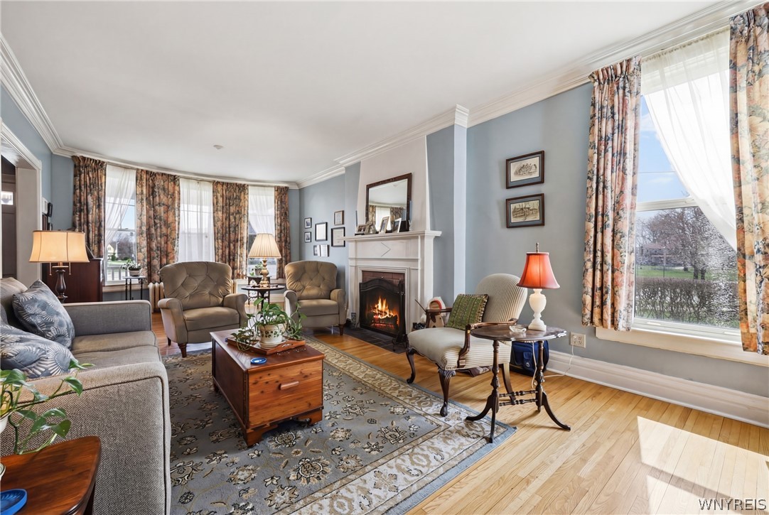 4140 Lewiston Road Niagara Falls, NY 14305 - Photo 7 of 44 Living Room