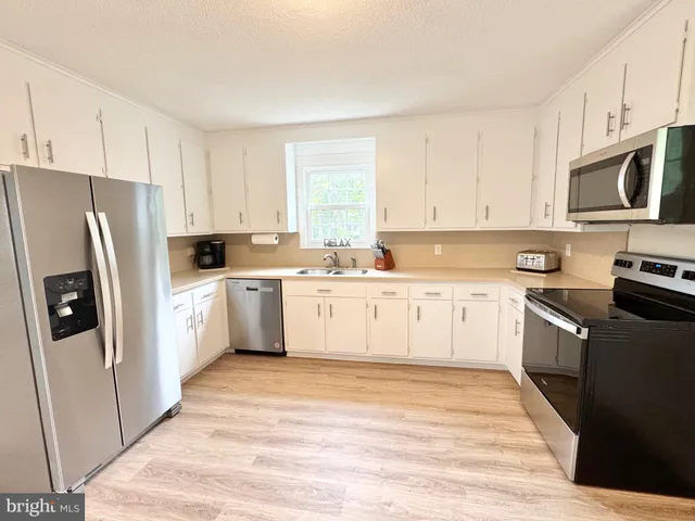 a house view with a outdoor space